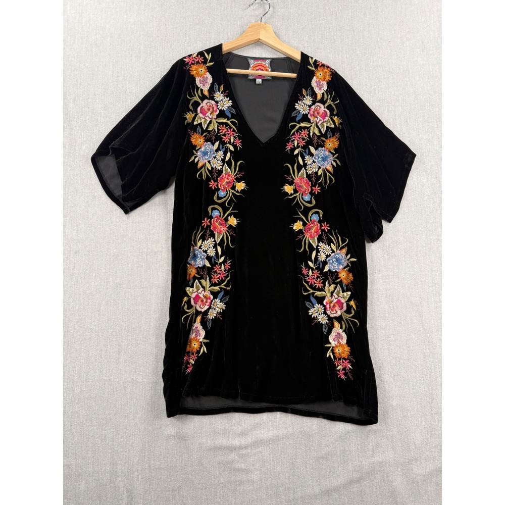 Johnny Was Isla Black Velvet Floral Embroidered Silk Blend Tunic Top S J37719-0